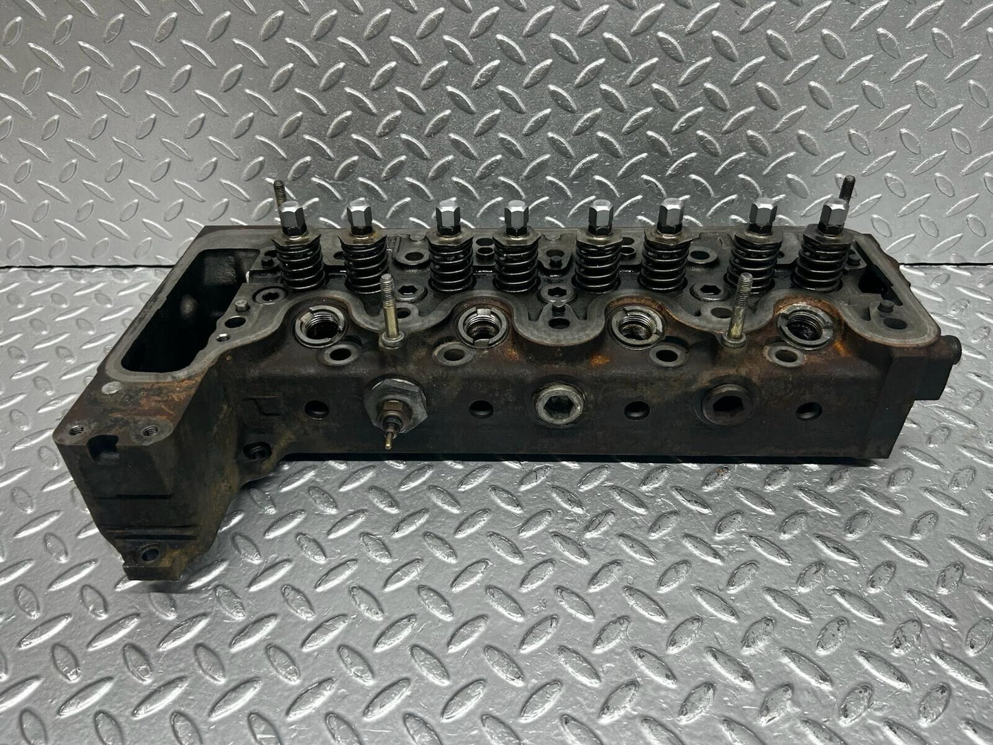 40643 Mercedes-Benz W123 240D Cylinder Head