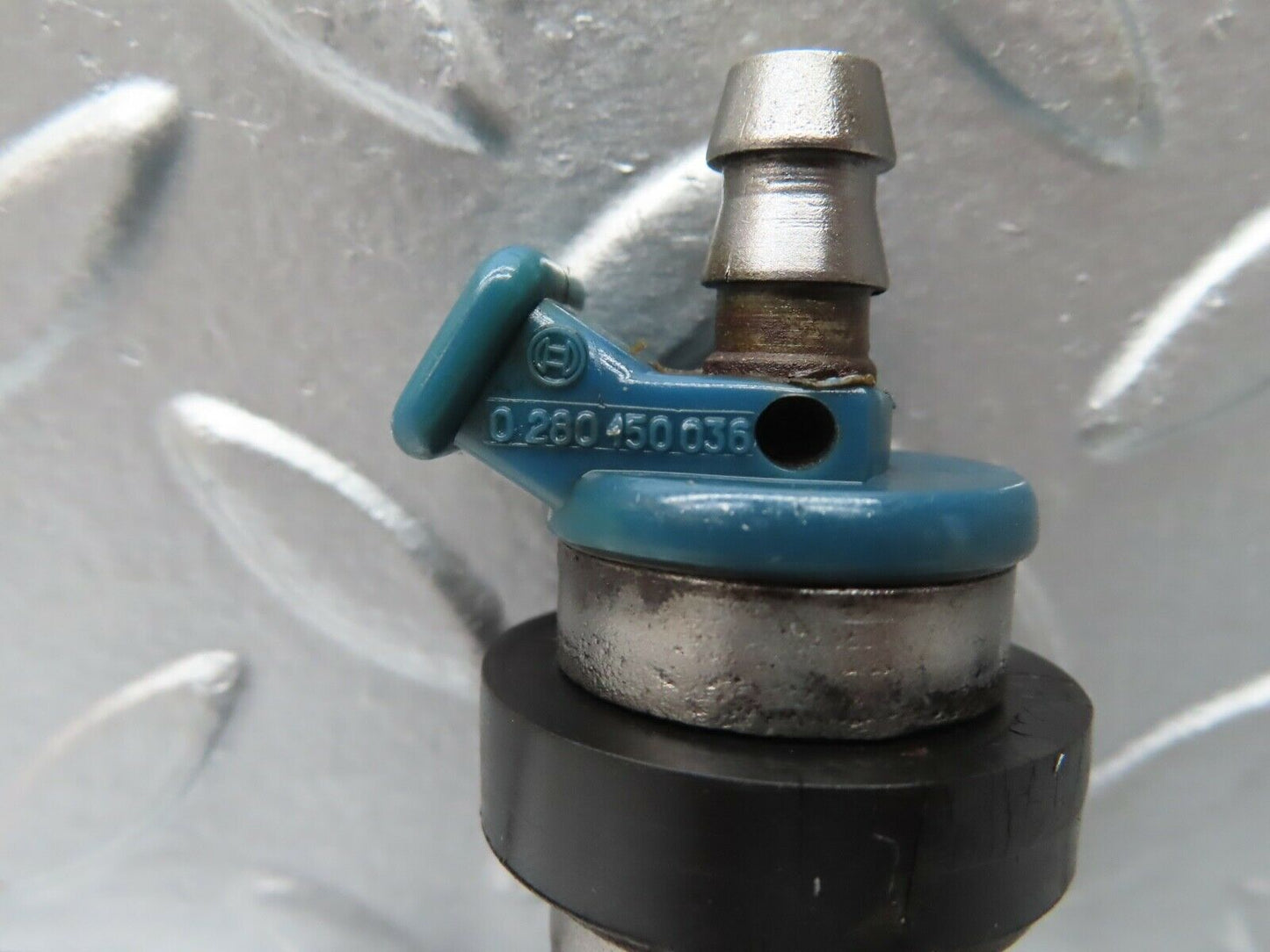 20691 Mercedes-Benz R107 450SL Fuel Injector Bosch 0280150036