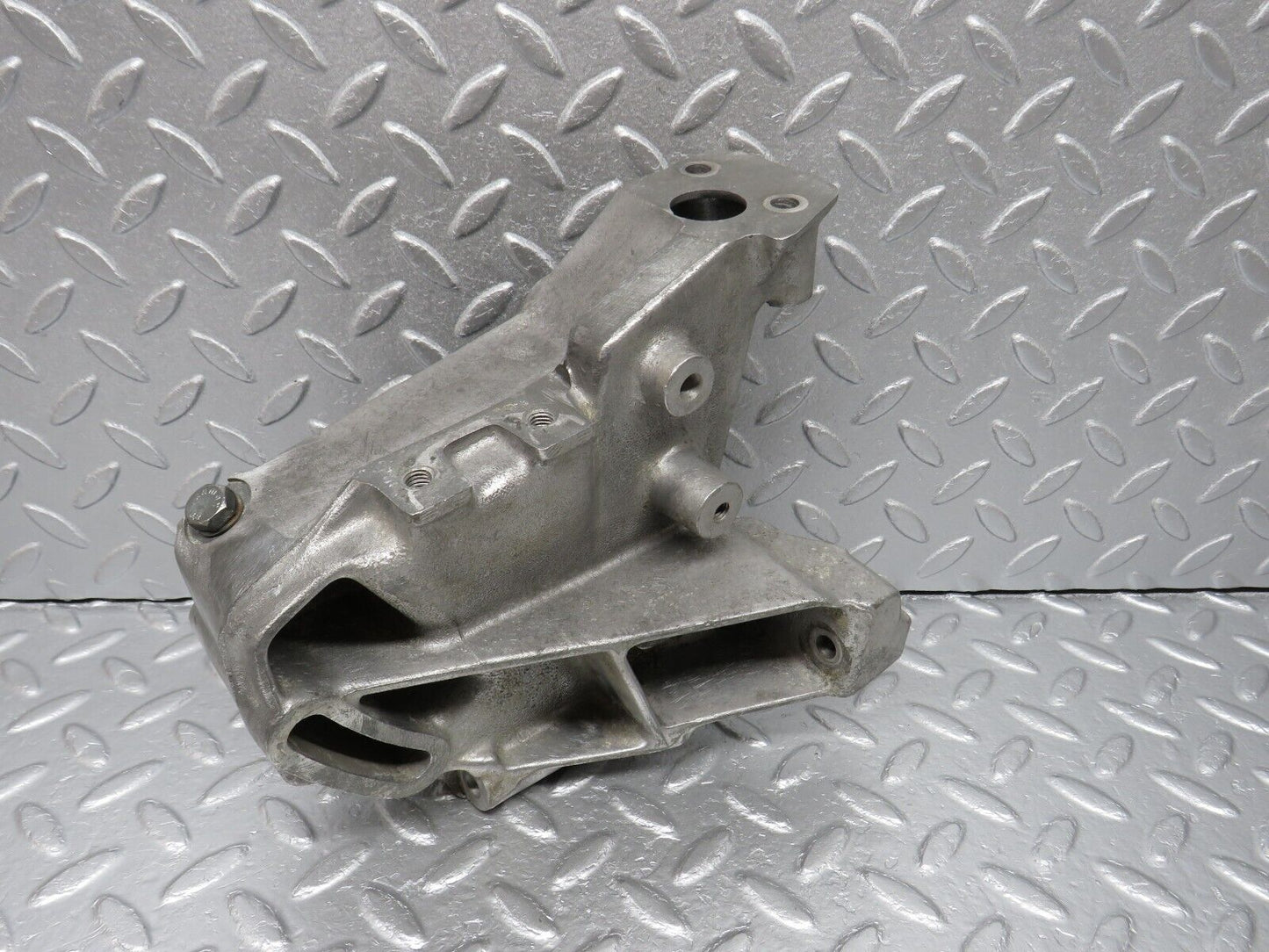 40652 Mercedes-Benz W123 300D Power Steering Pump Bracket 6172360330