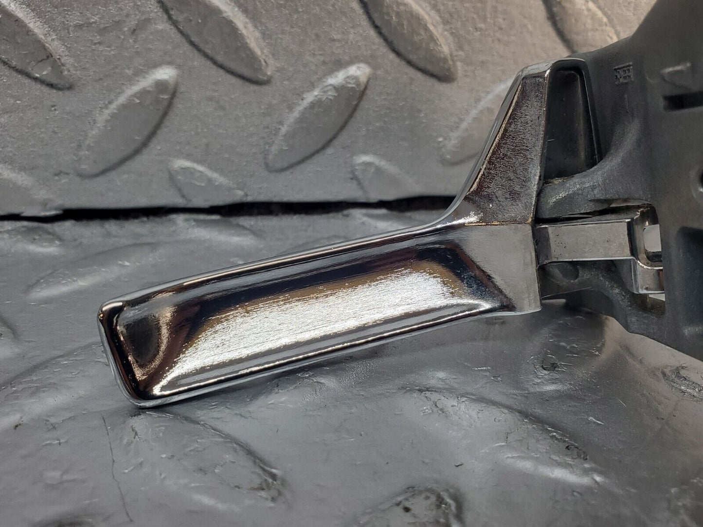 45561 Mercedes-Benz W126 420SE Left Door Interior Handle