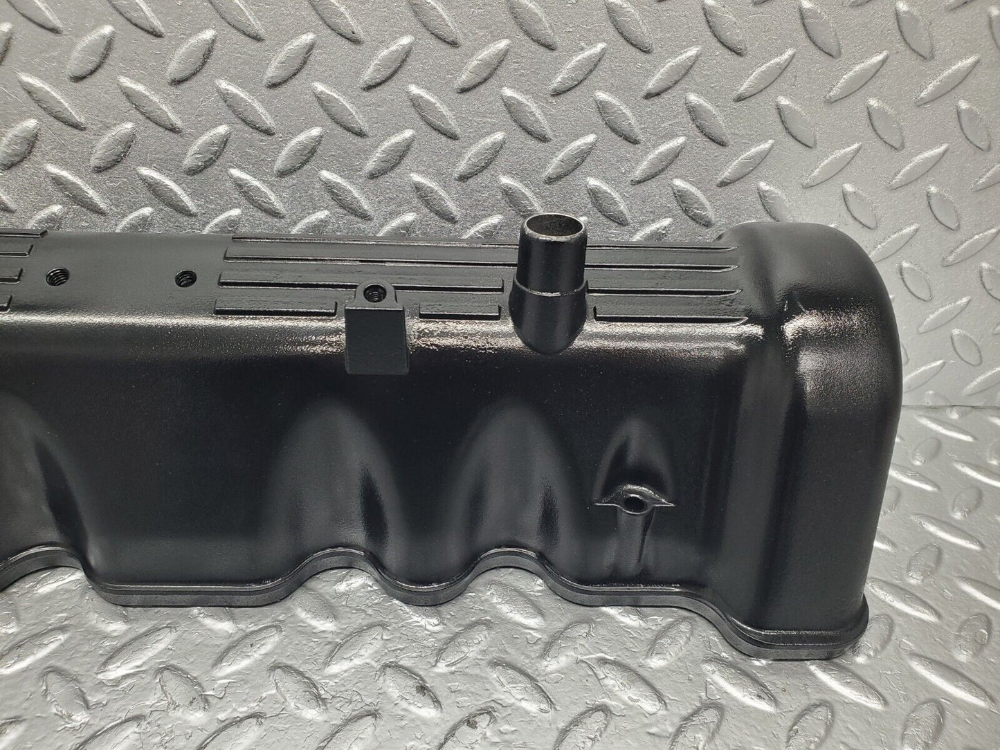 46319 Mercedes-Benz W126 420SE Cylinder Head Valve Cover Left Side 1170162105