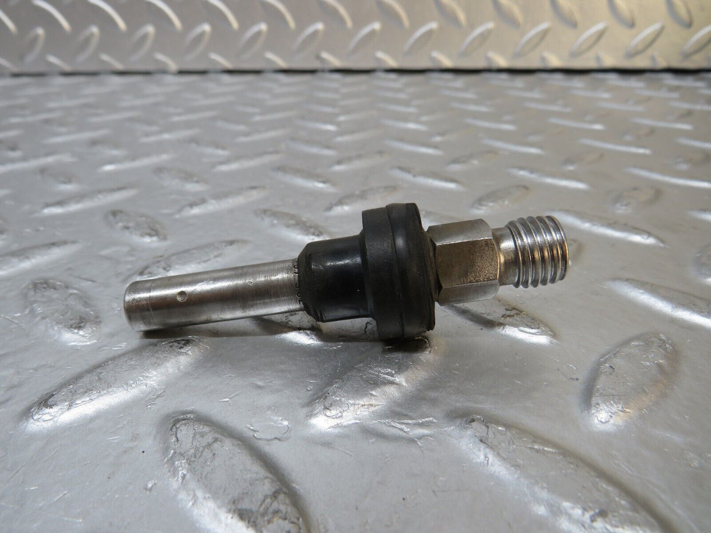 29926 Mercedes-Benz W123 230E Fuel Injector Bosch 0437502010