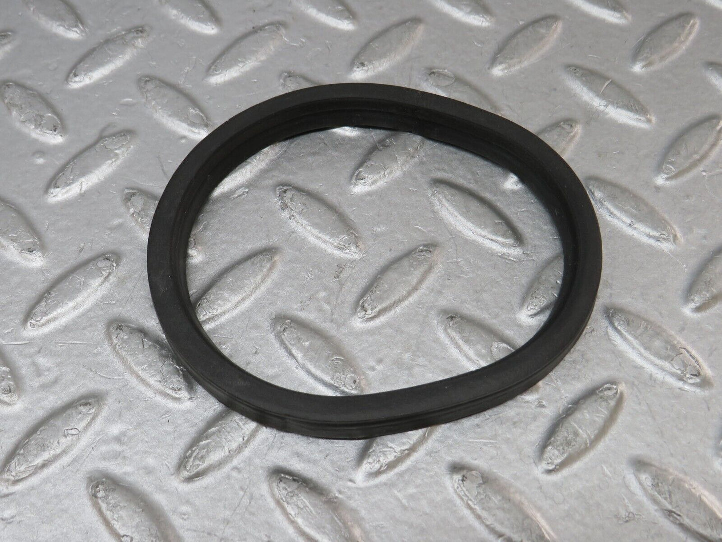 36379 Mercedes-Benz W126 420SE Headlight Lid Cover