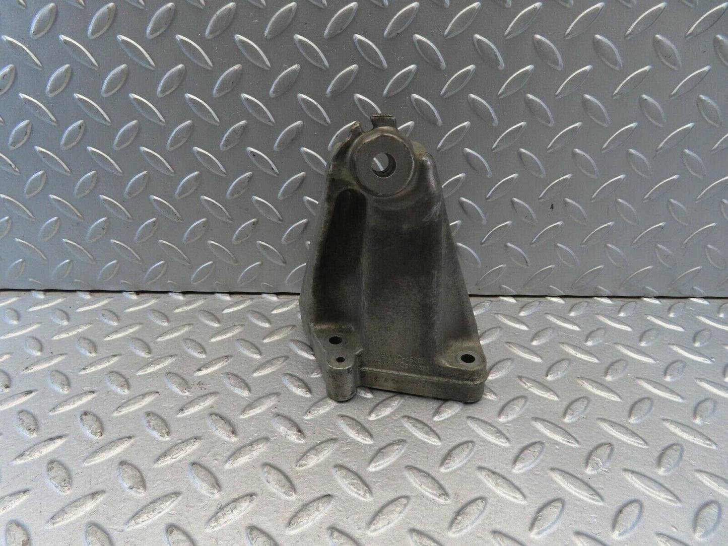 11278 Mercedes-Benz W221 S320 Engine Mount Bracket Right Side 6422230504