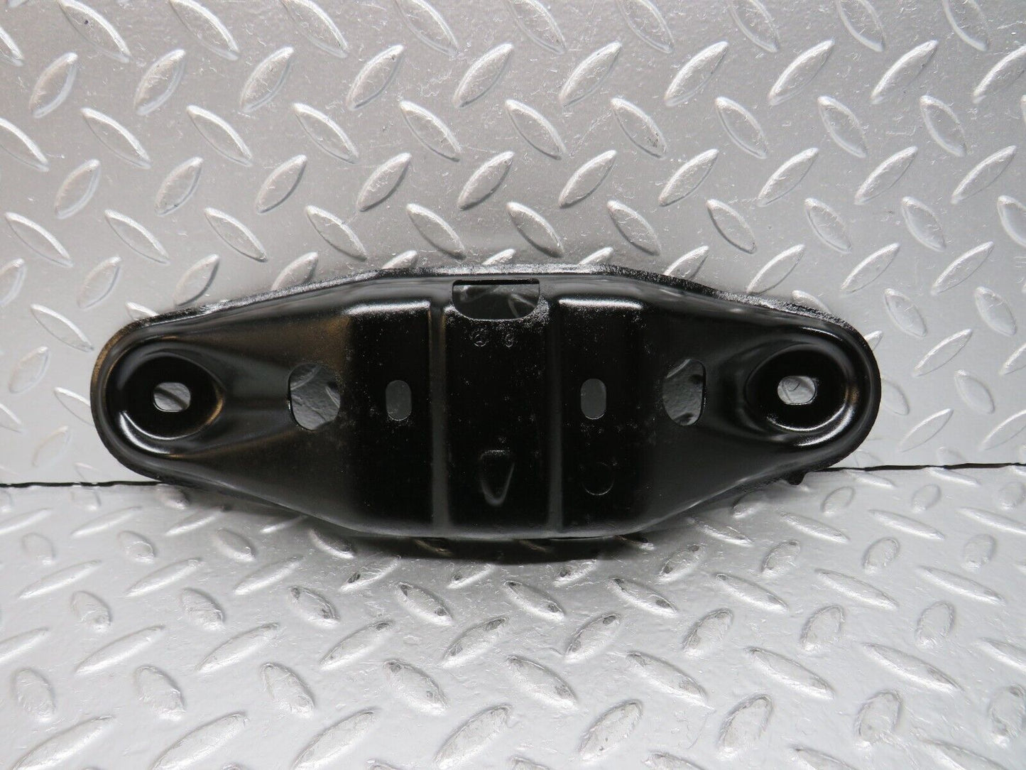 31672 Mercedes-Benz W201 190LE 1.8L Gearbox Mount Bracket