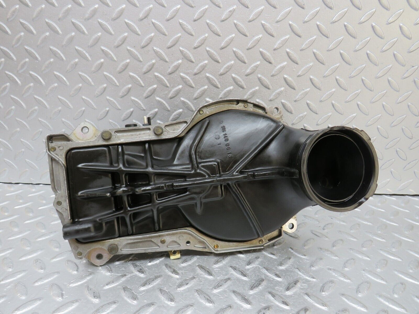 37118 Mercedes-Benz C126 420SEC Coupe Air Flow Mass Meter Sensor 0438121037