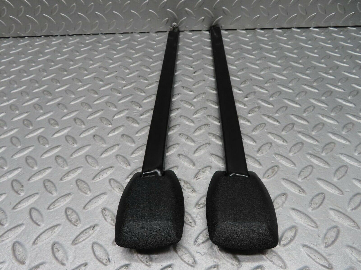 16234 Mercedes-Benz W124 260E Seat Belt Runner With Cover 1249193520