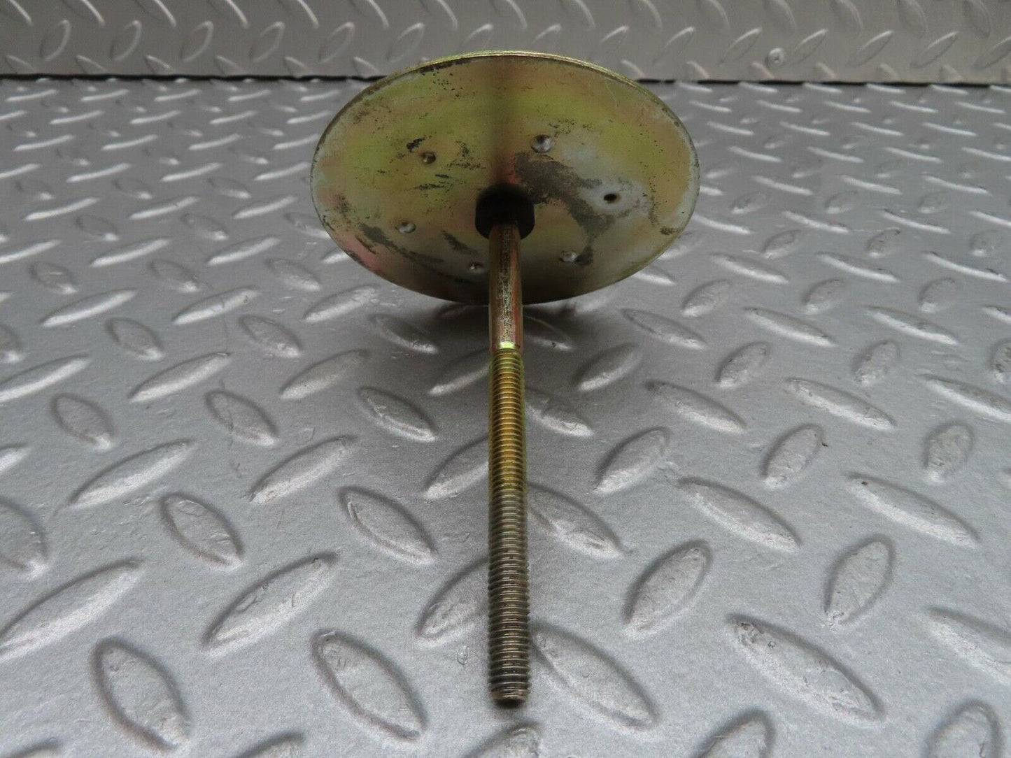 16126 Mercedes-Benz W123 280E Spare Wheel Holder