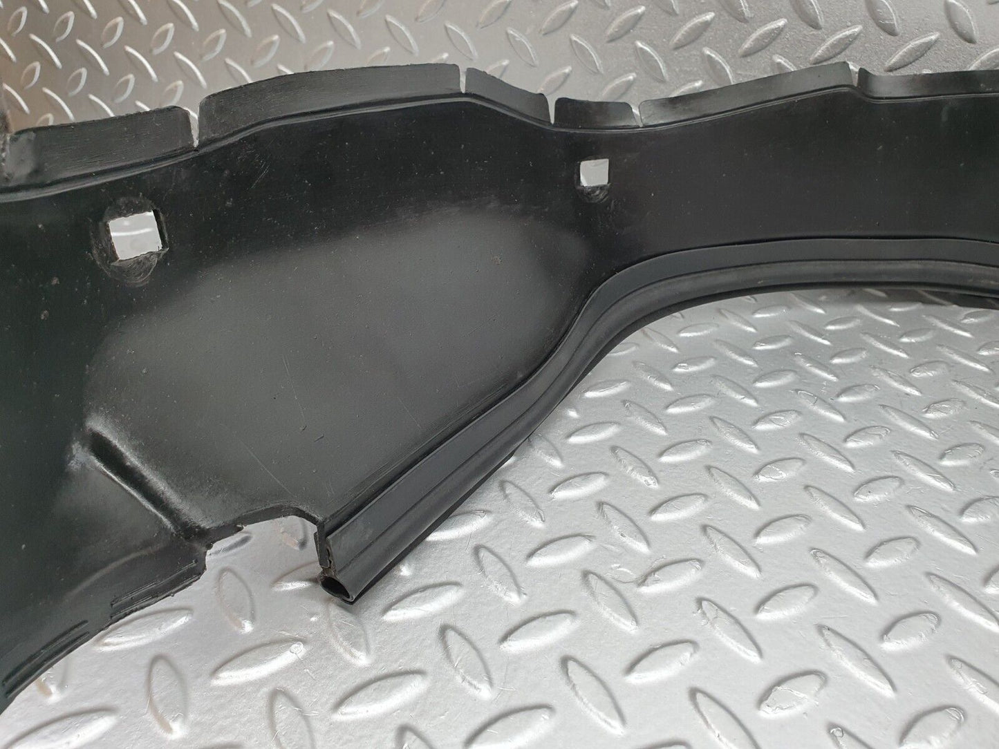 41930 Mercedes-Benz W202 C200 Front Right Inner Fender Wing Splash Guard 2026980230