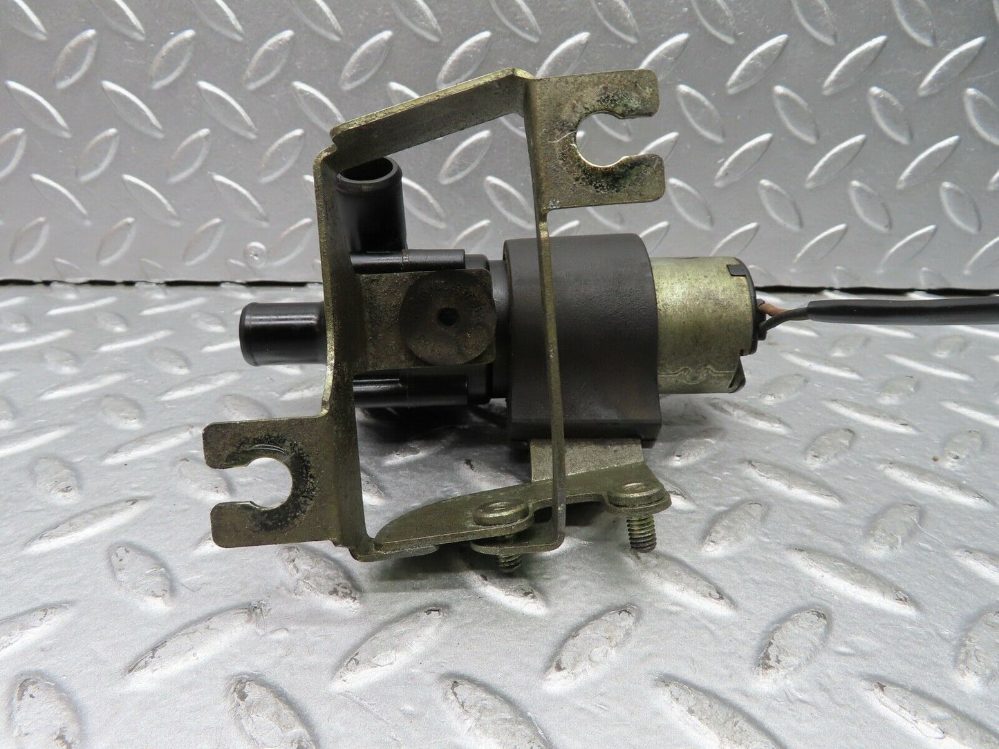 20092 Mercedes-Benz R129 300SL Coupe Heating Water Pump