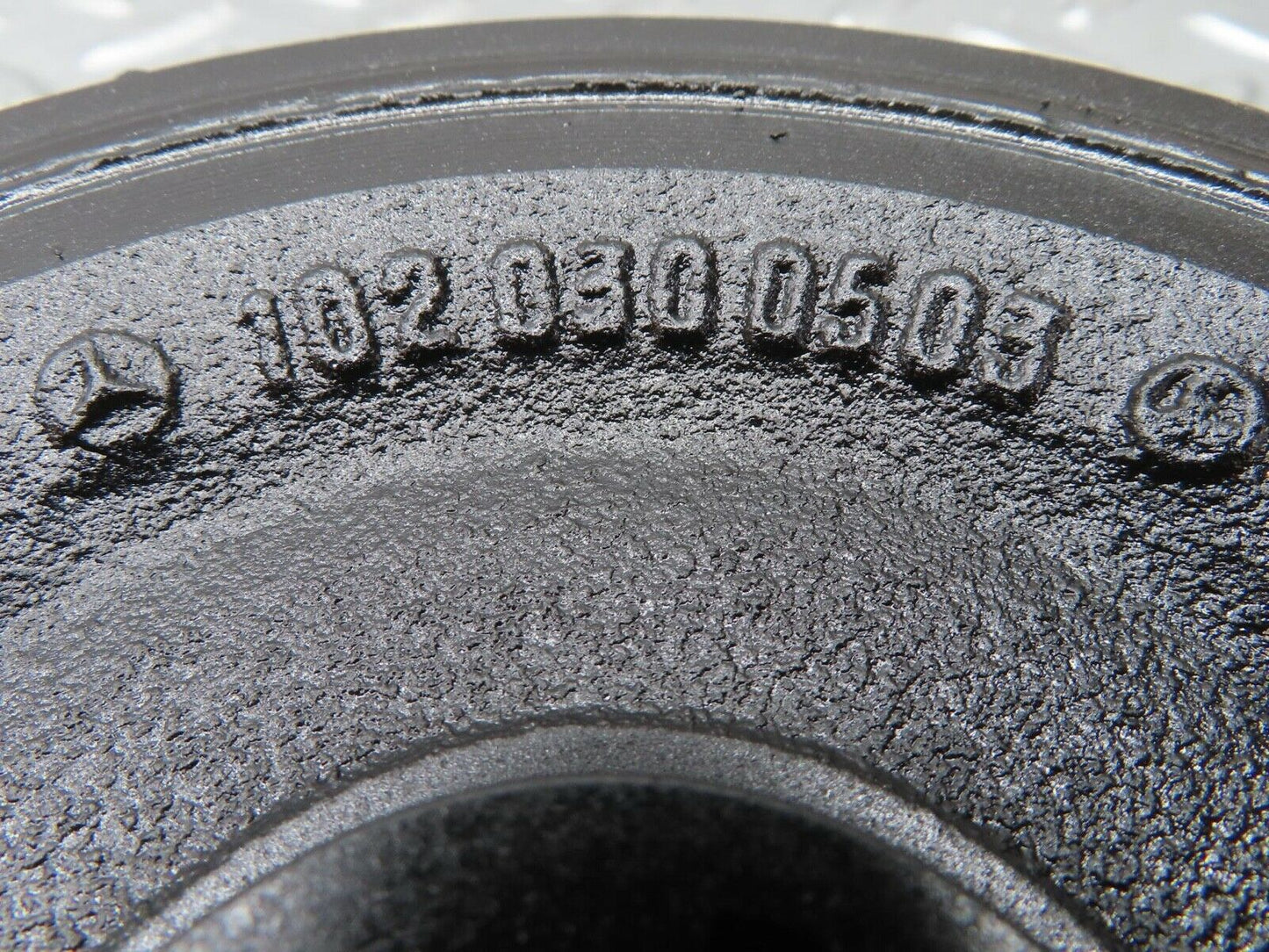 13625 Mercedes-Benz W123 200 Crankshaft Vibration Damper Pulley 1020300503