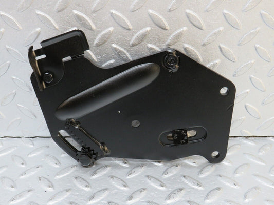 39923 Mercedes-Benz R107 350SL Power Steering Pump Bracket