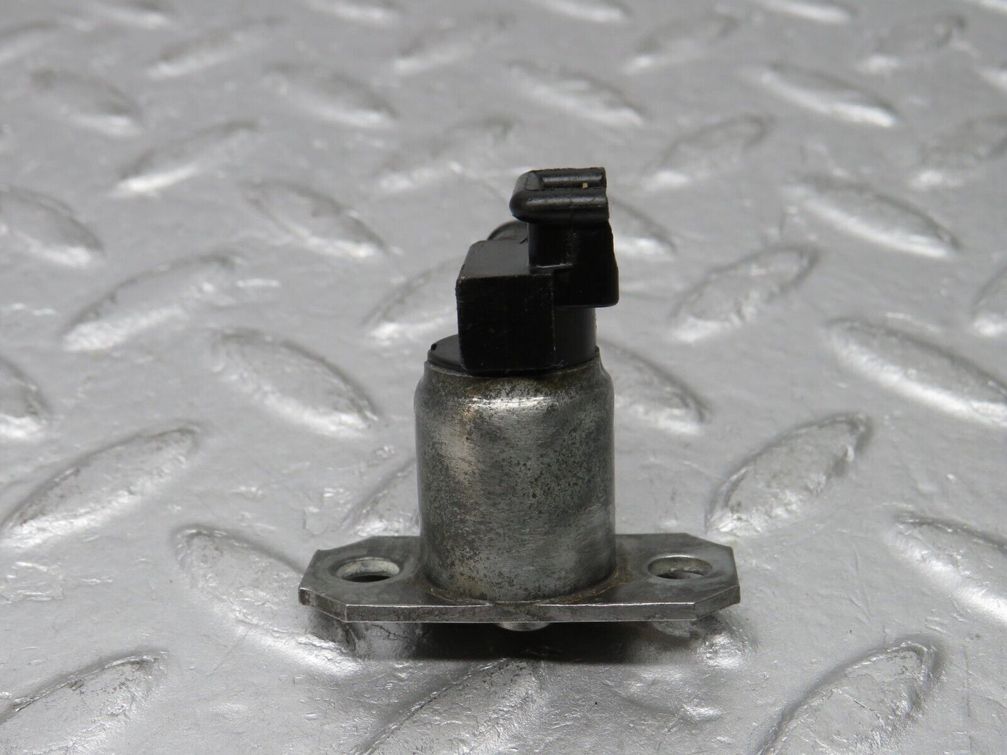 37565 Mercedes-Benz W109 300SEL Cold Start Valve Bosch 0280170012