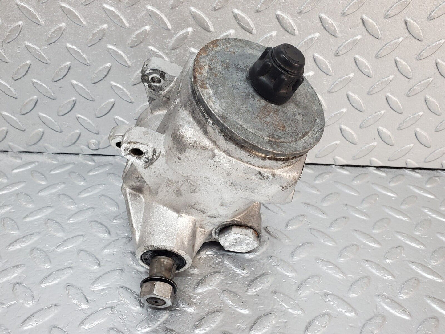 45424 Mercedes-Benz 280E M110.983 Power Steering Pump 1264601580