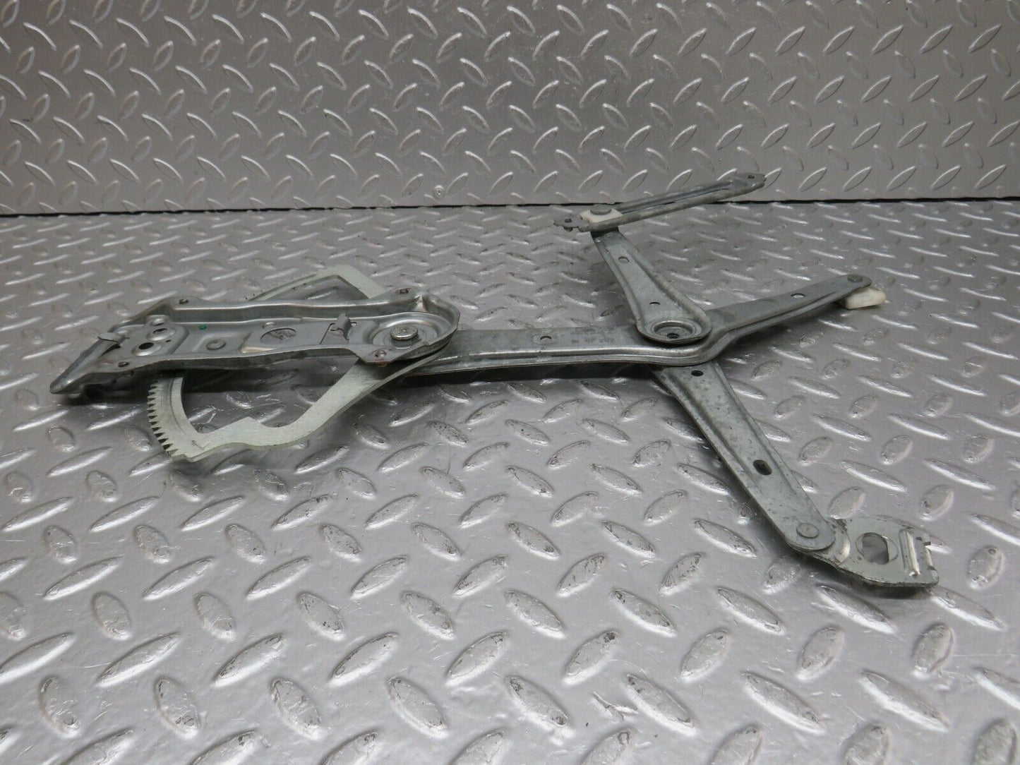 33391 Mercedes-Benz W202 C180 Front Right Power Window Regulator