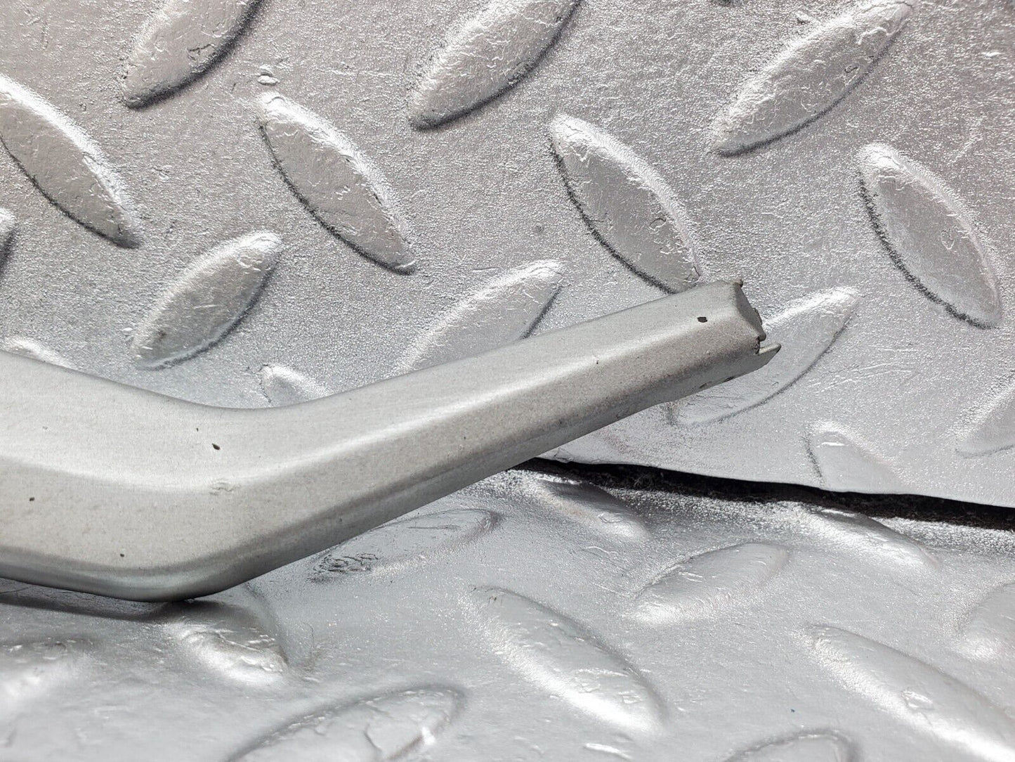 45818 Mercedes-Benz W126 420SE Headlight Wiper Arm Bosch Left Side