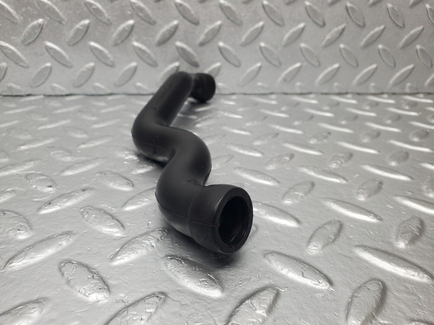 47002 Mercedes-Benz R129 320SL Coupe Crankcase Breather Hose 1120180482