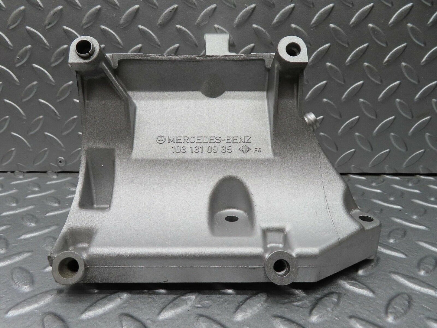 12737 Mercedes-Benz R129 300SL Coupe Power Steering Pump Bracket 1031310935