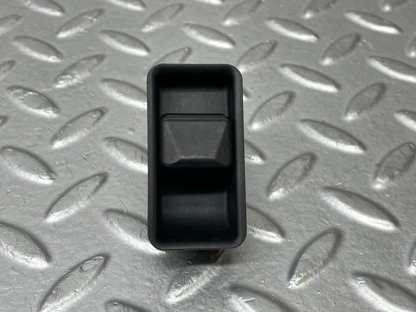 32374 Mercedes-Benz S124 300TE Wagon Sunroof Switch 1248203510