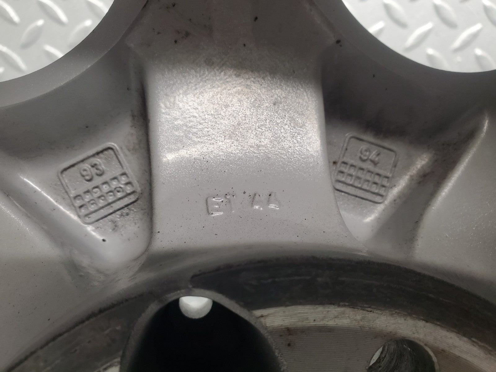 47190386