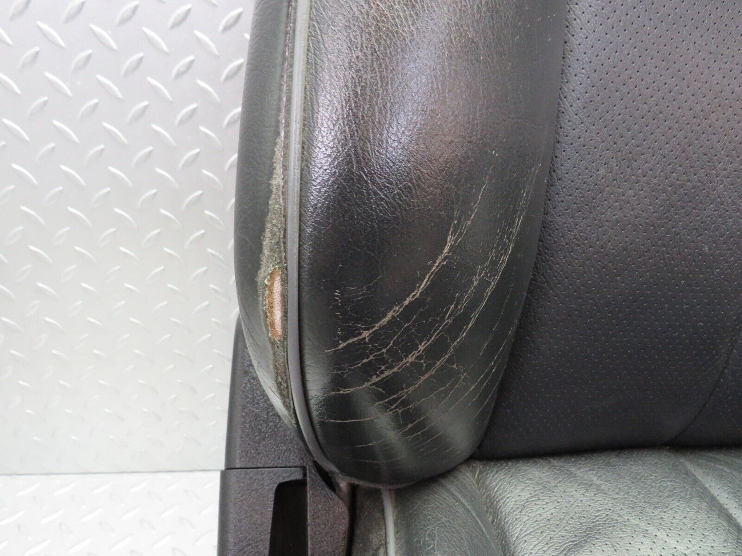 34800 Mercedes-Benz W210 320E Electric Front Right Seat Black Leather