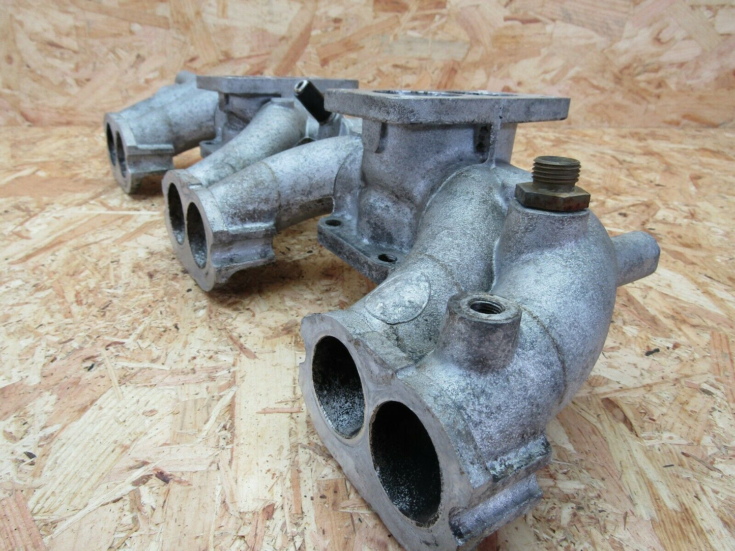 2138 Mercedes-Benz W108 280SE Air Intake Manifold  1141410001