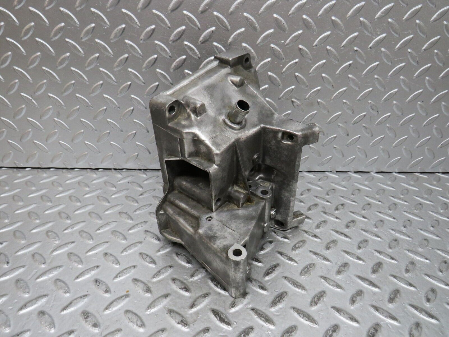 29023 Mercedes-Benz C124 320CE Coupe AC Compressor Mount Bracket 1042360030