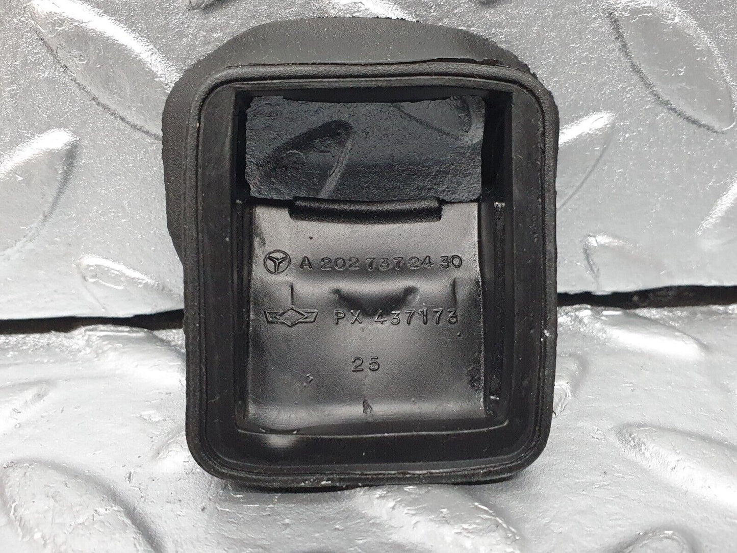 41876 Mercedes-Benz W202 C200 Rear Door Check Strap Rubber Seal 2x 2027372430
