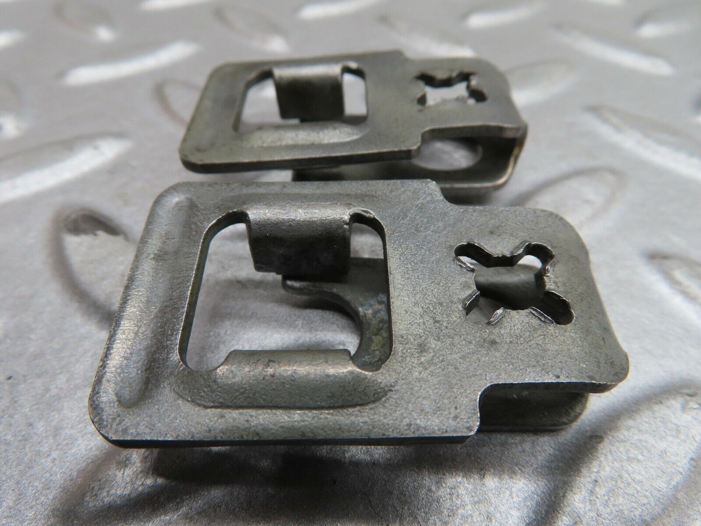 17506 Mercedes-Benz R129 300SL Coupe Fuel Injector Bracket Holder
