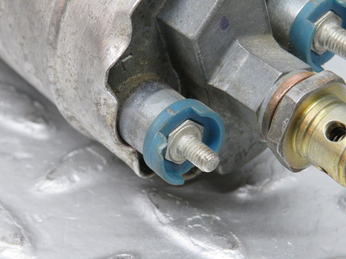 38585 Mercedes-Benz R129 280SL Coupe Fuel Pump Bosch 0580254950