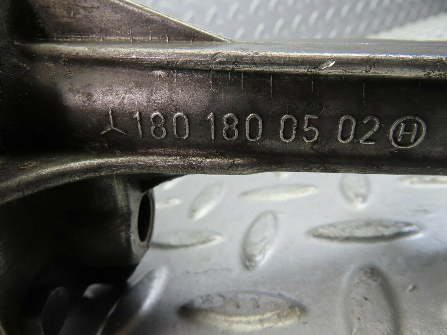 9190 Mercedes-Benz W111 Engine Oil Pump 1801800502