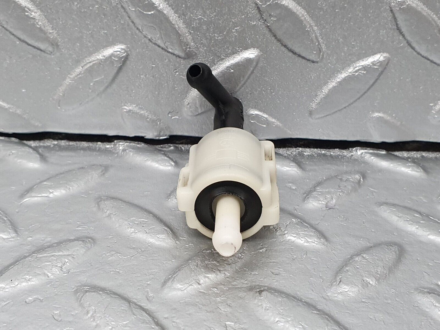 41653 Mercedes-Benz W124 200E Windscreen Washer Fluid Distributor