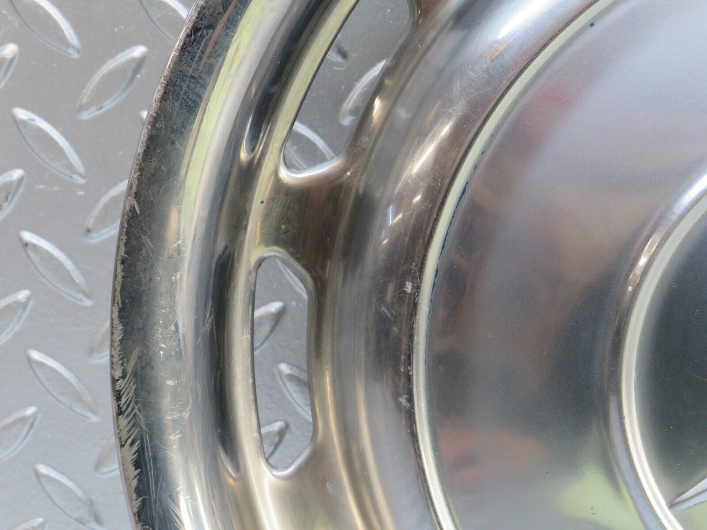 28410 Mercedes-Benz S123 240D Wagon Wheel Trim Hub Cap 14"