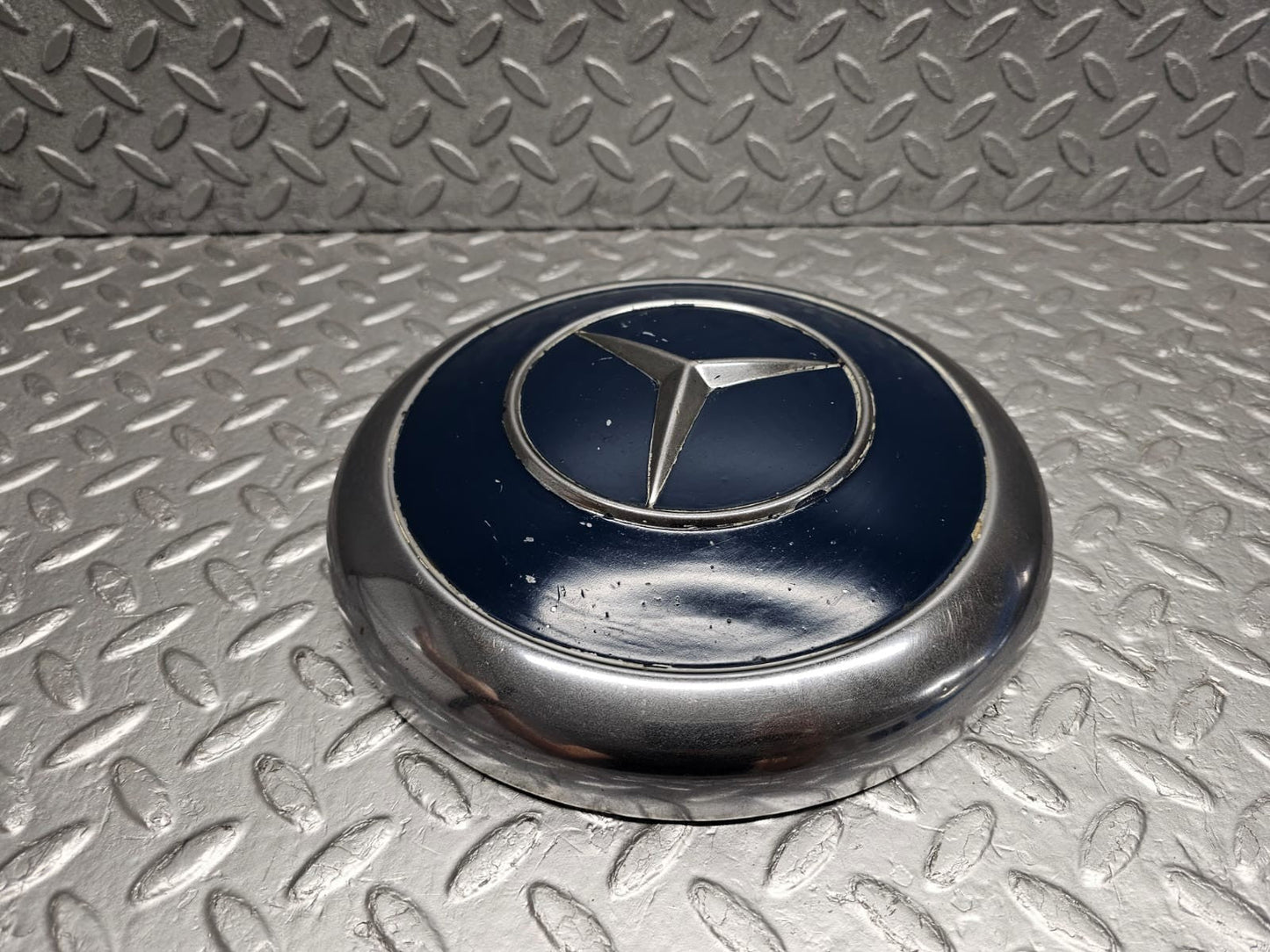 Mercedes-Benz chrome wheel hub cap used OEM
