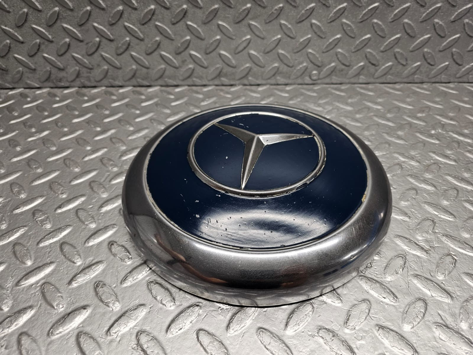 Mercedes-Benz chrome wheel hub cap used OEM
