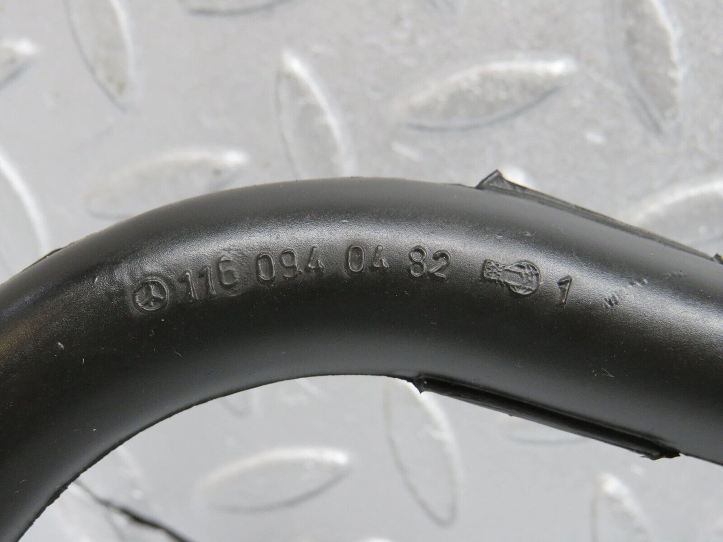 39913 Mercedes-Benz R107 350SL Air Intake Breather Hose Pipe 1160940682 1160940482