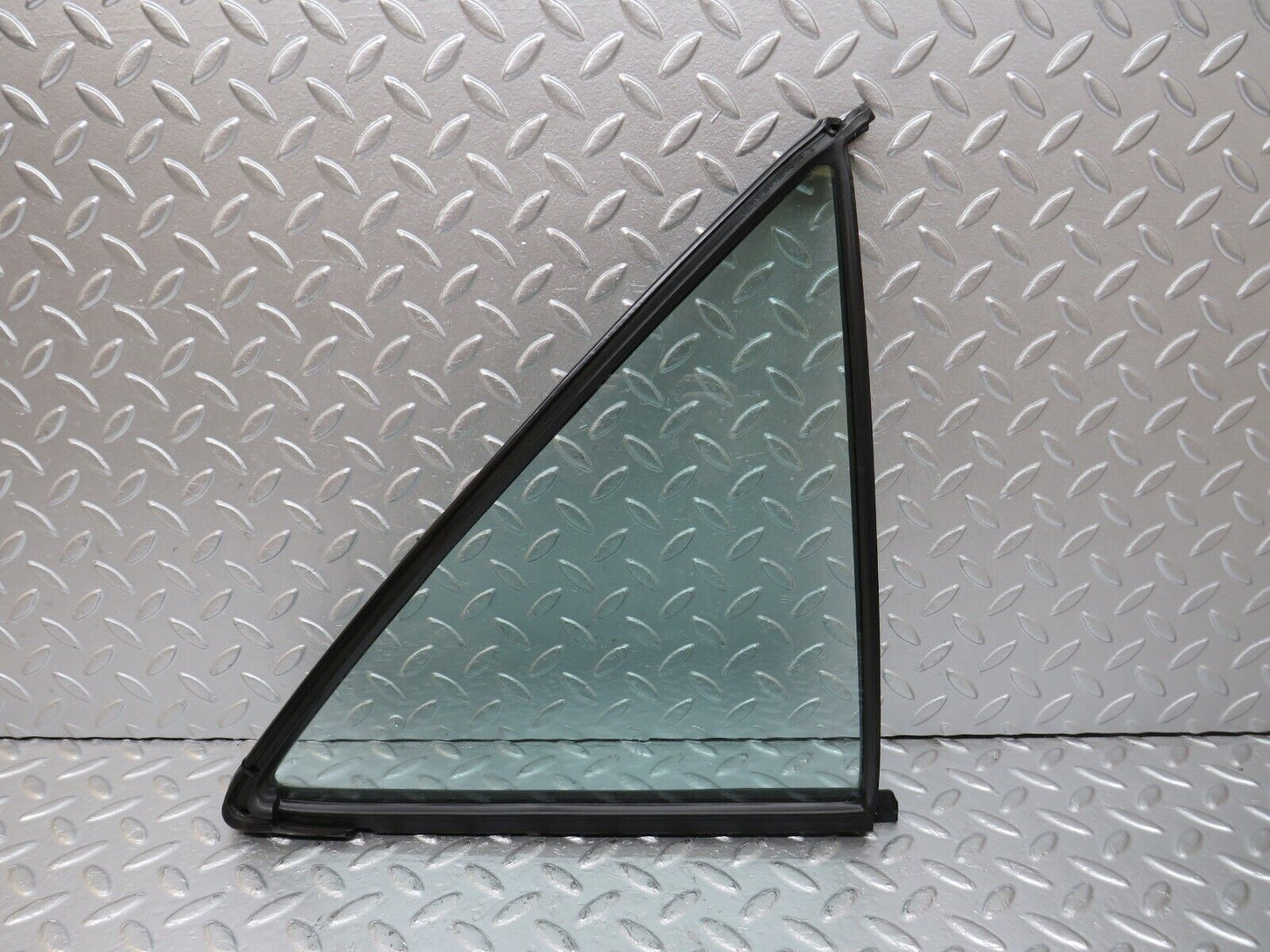 33827 Mercedes-Benz W201 190E Rear Right Quarter Window Glass 2017350624