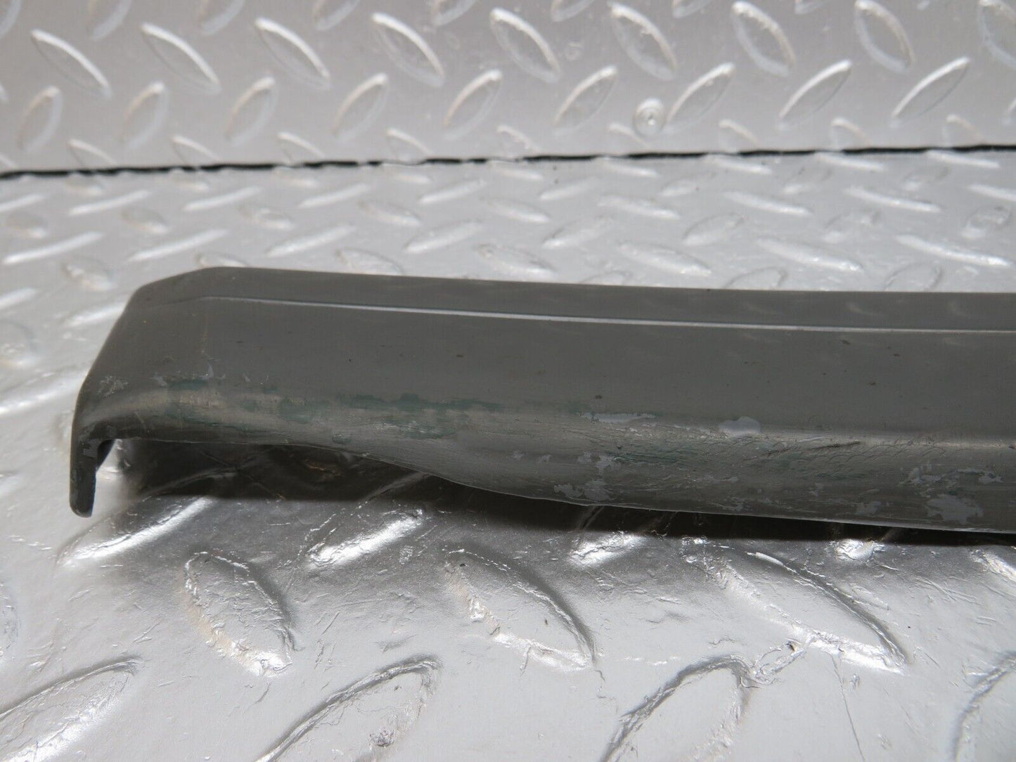 33995 Mercedes-Benz W124 260E Front Left Fender Wing Lower Moulding Trim