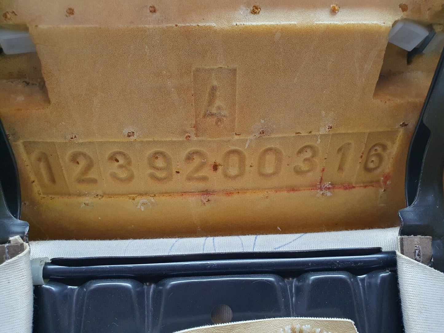 44208 Mercedes-Benz C123 230CE Coupe Rear Seat Beige 1239200316