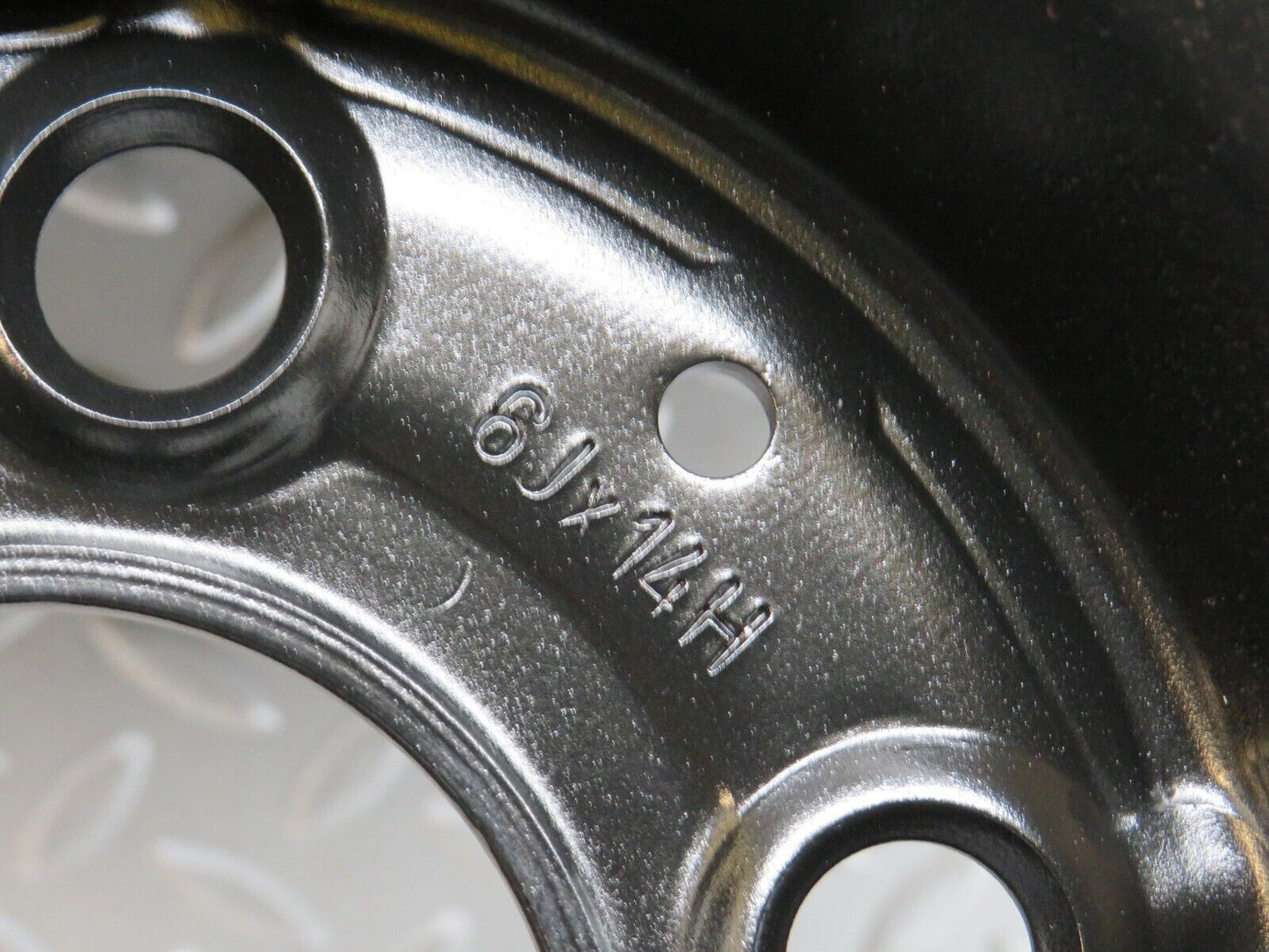 37728 Mercedes-Benz W109 300SEL Steel Wheel 6Jx14H2 ET30 1084000702