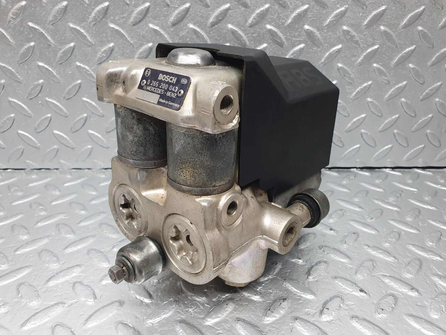 42927 Mercedes-Benz W201 190 ABS Brake Pump Bosch 0265200043 0332002171 0015426719