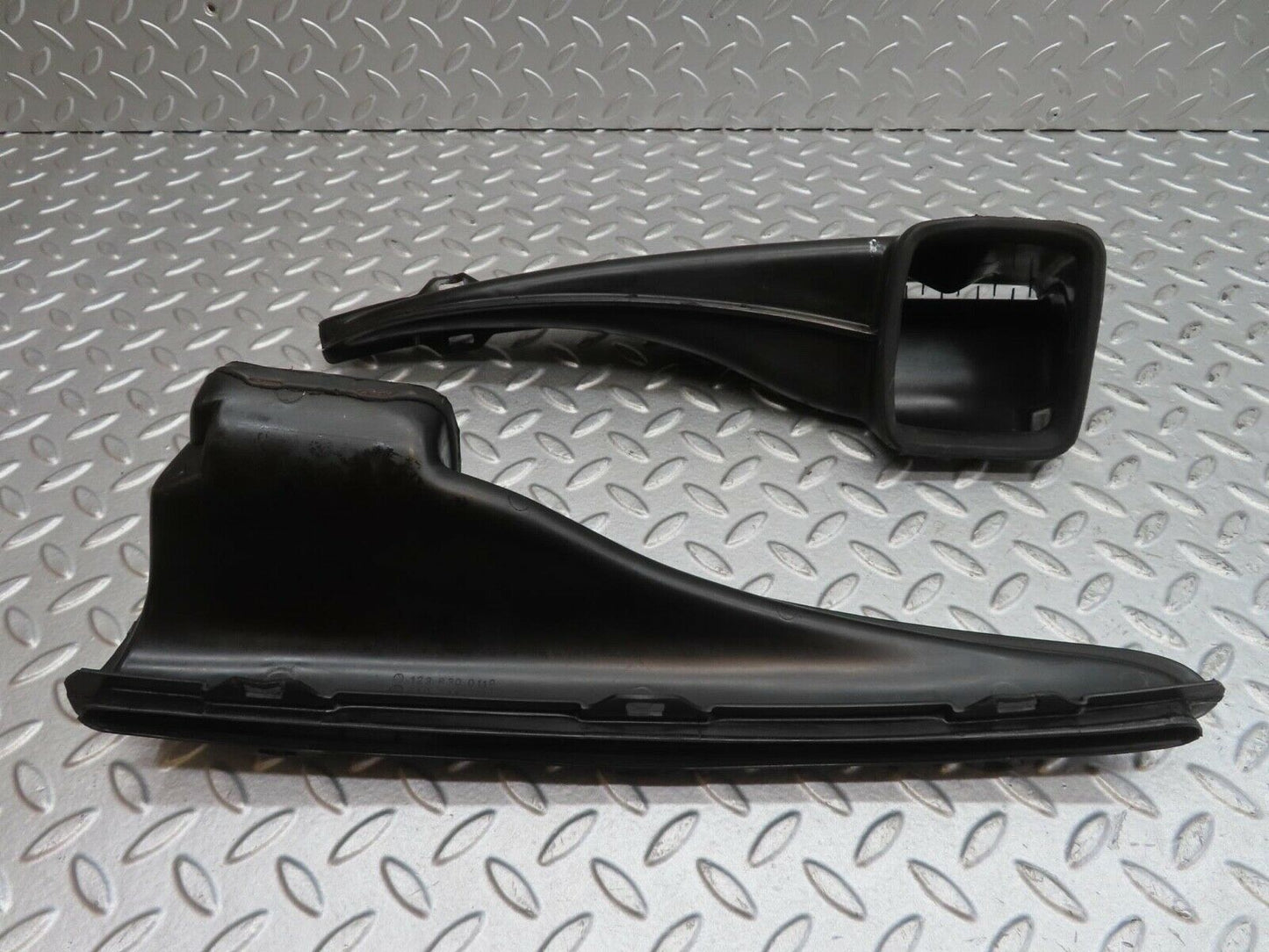 13812 Mercedes-Benz W123 200 Air Duct Vent Left And Right Side 1238300119
