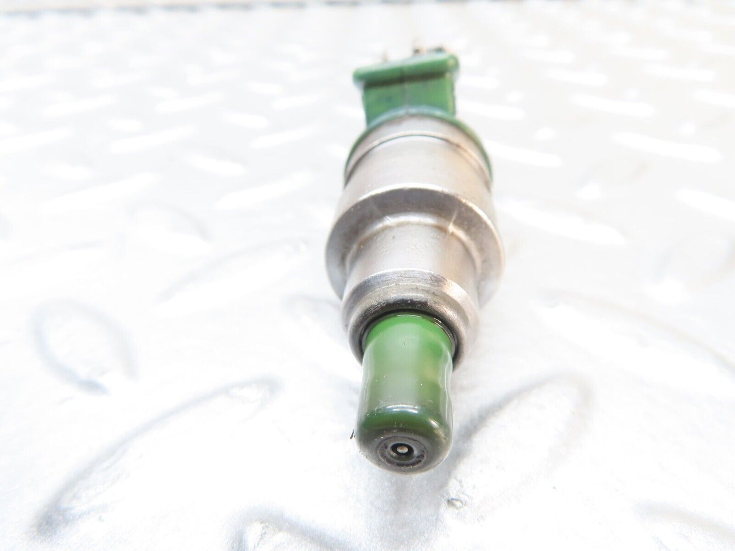 20399 Mercedes-Benz W114 280CE Coupe Fuel Injector Bosch 0280150035