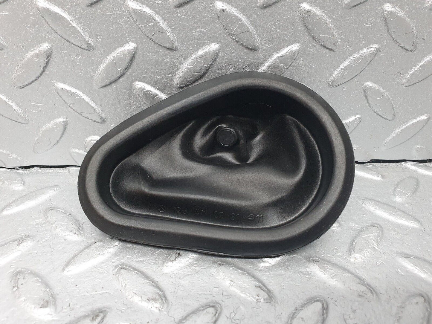 41027 Mercedes-Benz W126 300SE Fuel Tank Rubber Seal 1264710281