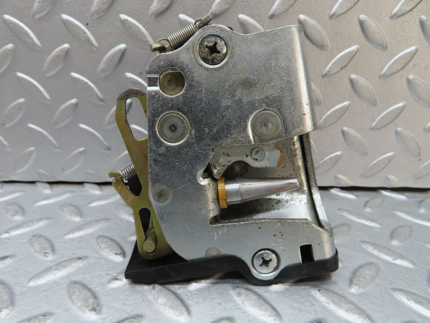 17654 Mercedes-Benz W116 450SEL Front Right Door Lock Mechanism