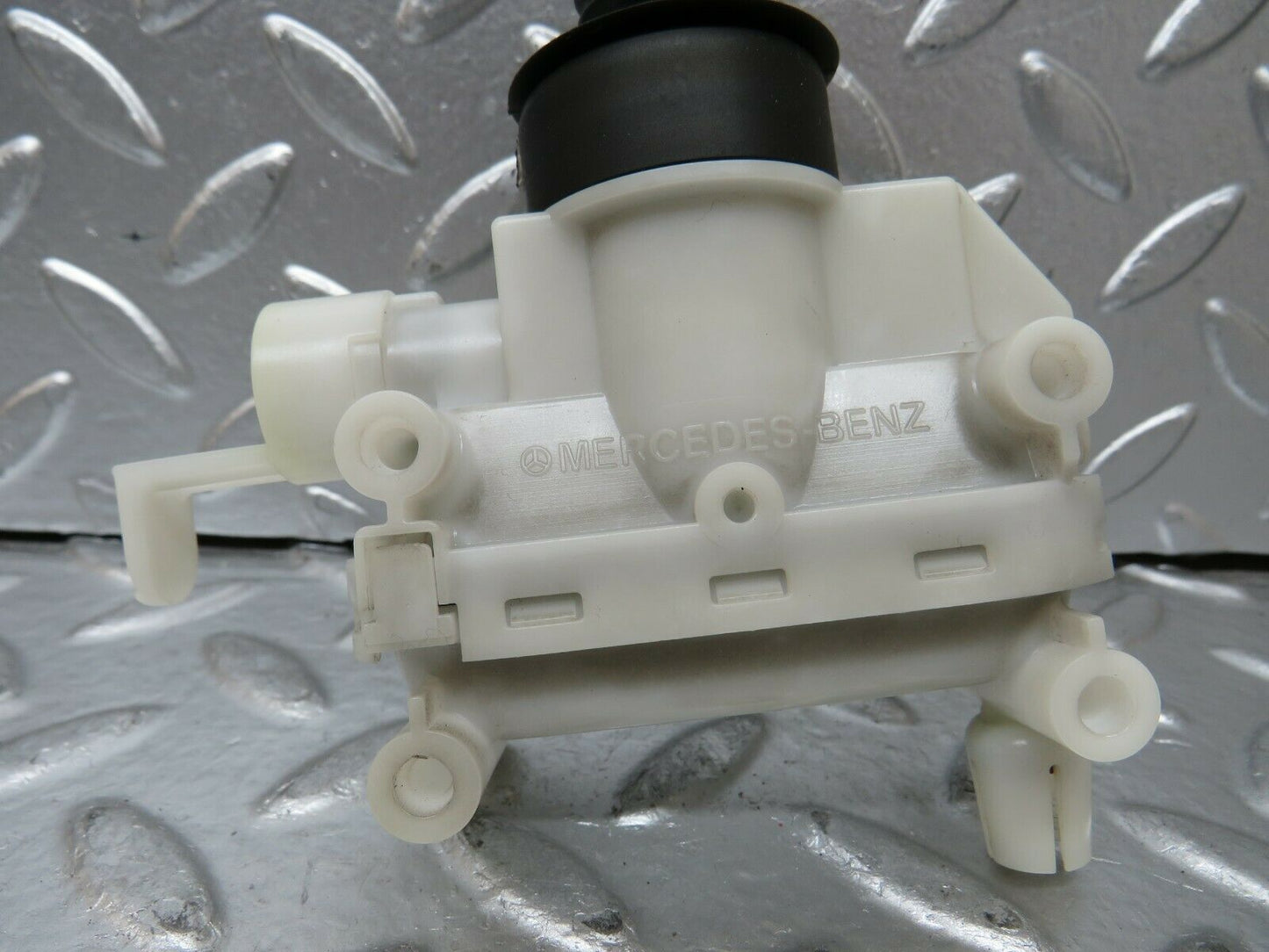 24253 Mercedes-Benz S124 220TE Door Lock Vacuum Actuator Hella Rear Right