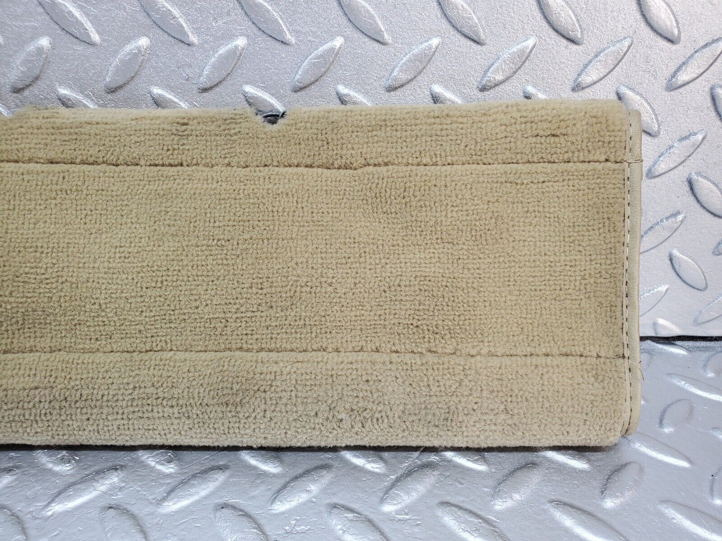 45695 Mercedes-Benz W126 420SE Front Right Seat Under Cover Beige