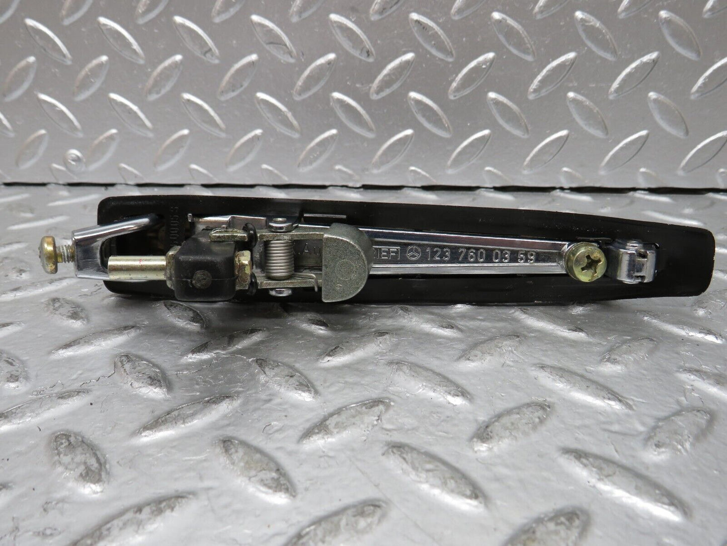 26987 Mercedes-Benz W123 240D Rear Right Exterior Door Handle 1237600359