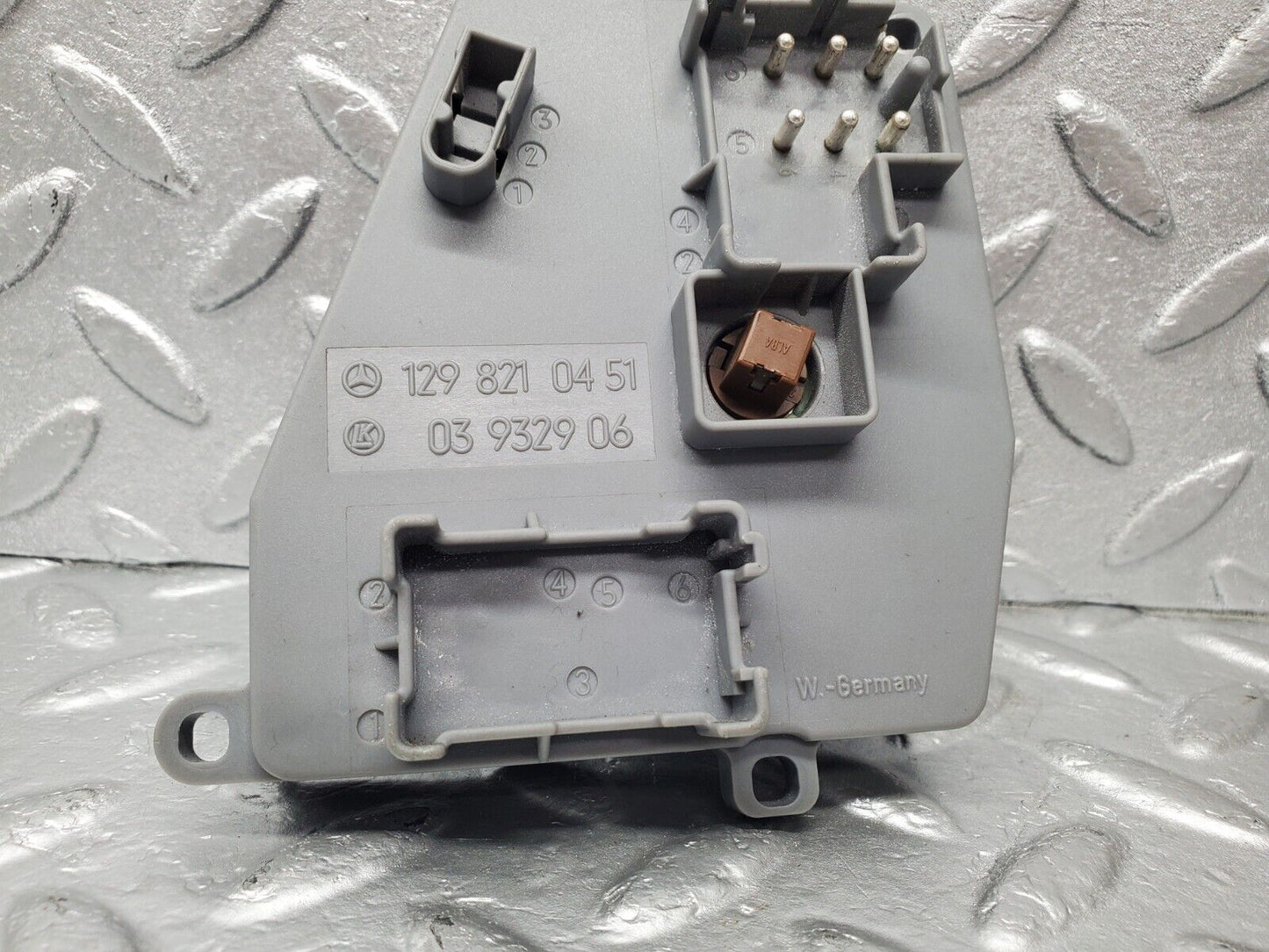 46751 Mercedes-Benz R129 320SL Coupe Front Right Seat Adjust Switch 1298210451