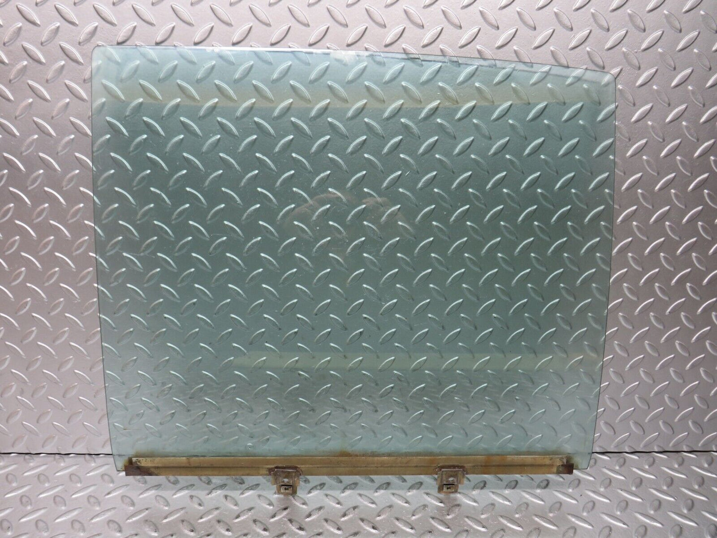 28673 Mercedes-Benz W123 230E Rear Left Door Window Glass